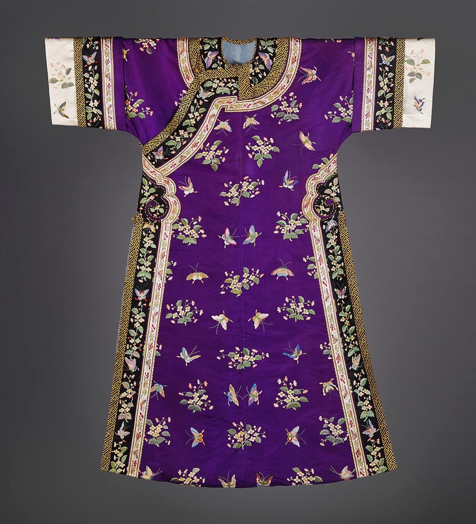 A Purple Silk Costume, changyi